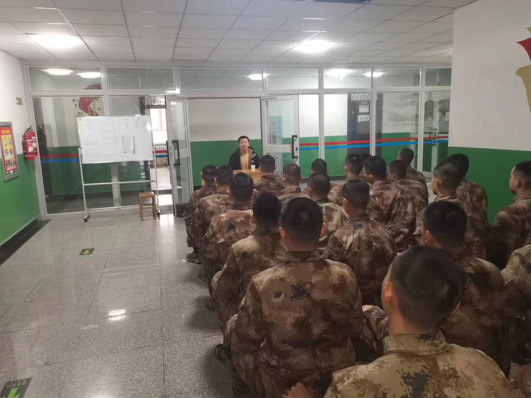 军士学院陆军20级入伍军士为21级、22级军士生传经送宝、交流经验