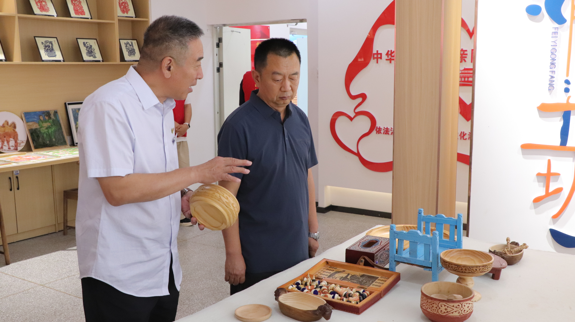 兵团公共就业和人才服务中心领导调研创新创业学院：非遗传承与科技创新双轮驱动，构建发展新格局