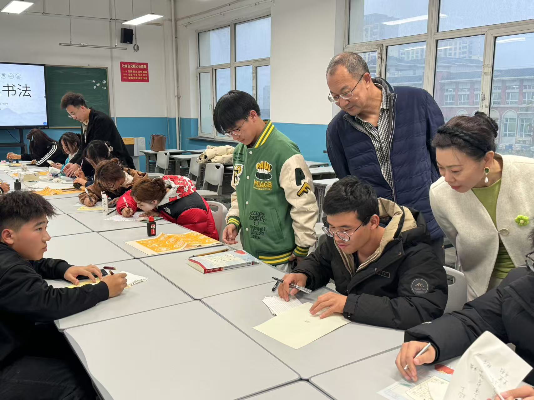 奋斗铸辉煌 同心庆华诞——机械电气工程学院举办庆祝新中国成立75周年、兵团成立70周年书法大赛