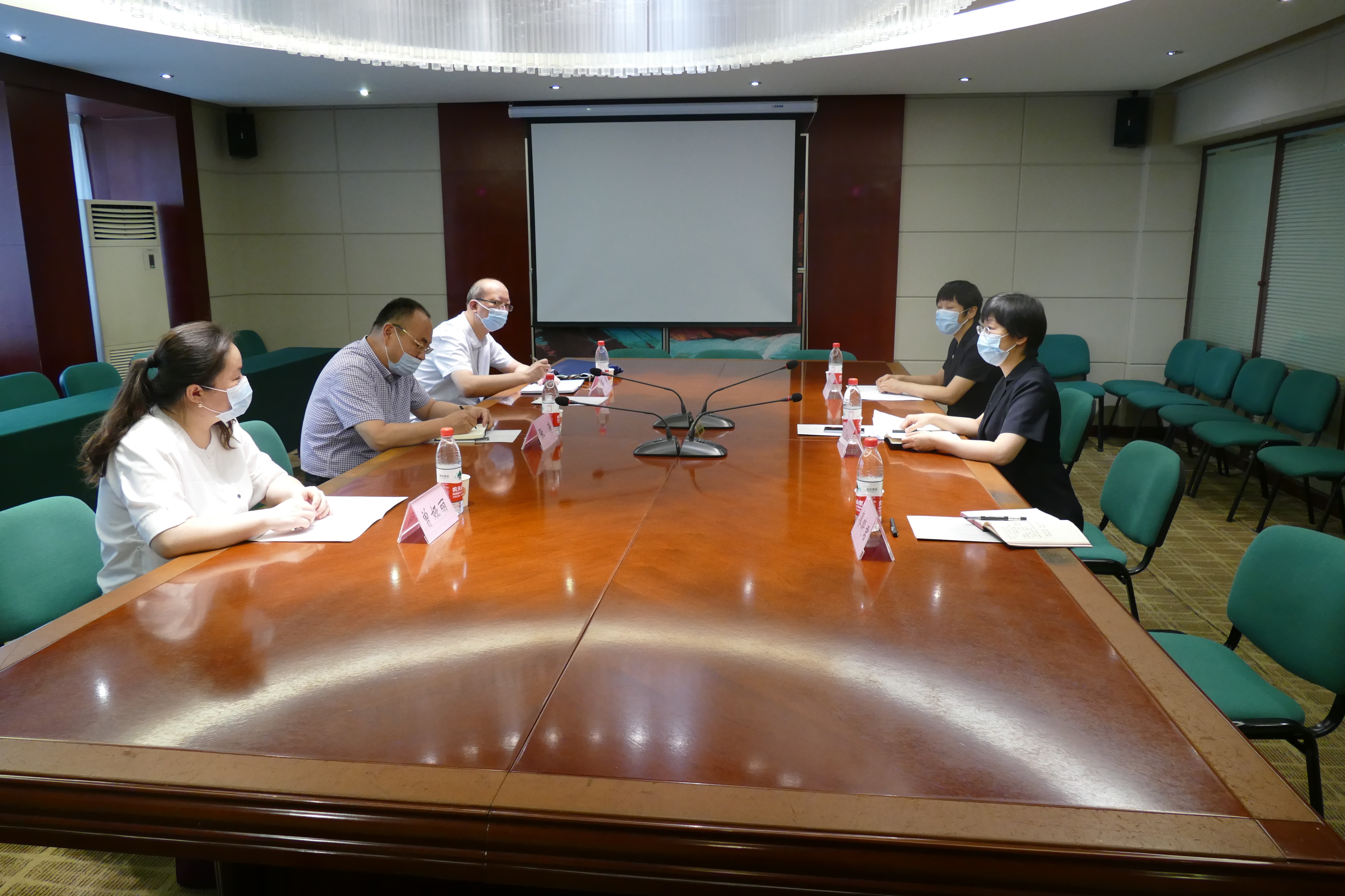 洽谈职教联盟，共商职教发展大计 ——学院领导和企业开展共建职教联盟交流座谈会