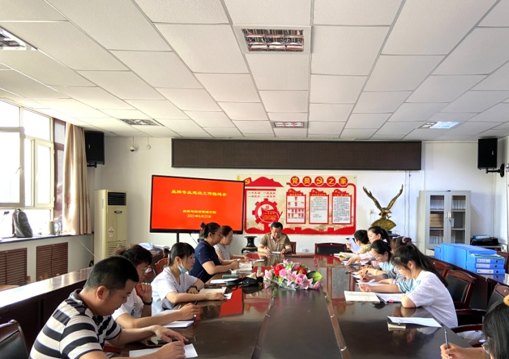 推“品牌”建设 创疆内一流