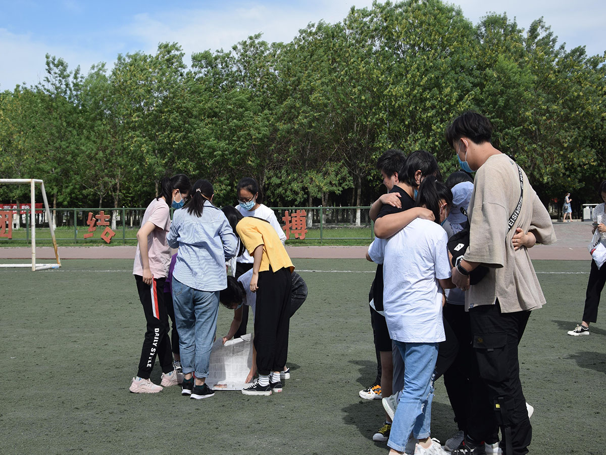 增强户外拓展 促进民族团结 ——轻纺化工分院学生户外拓展活动