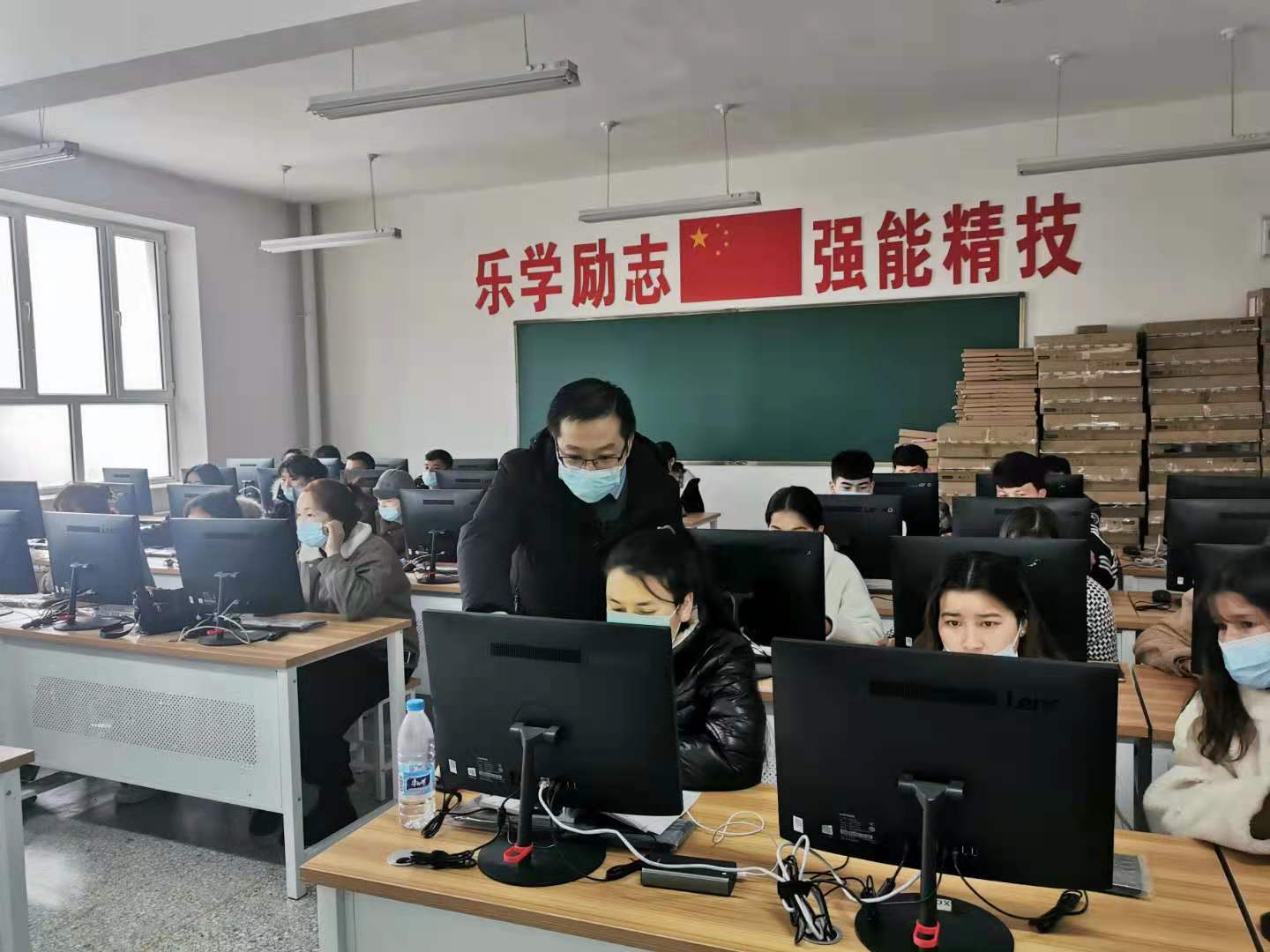 提高计算机操作技能,培养新时代信息技术过硬的大学生