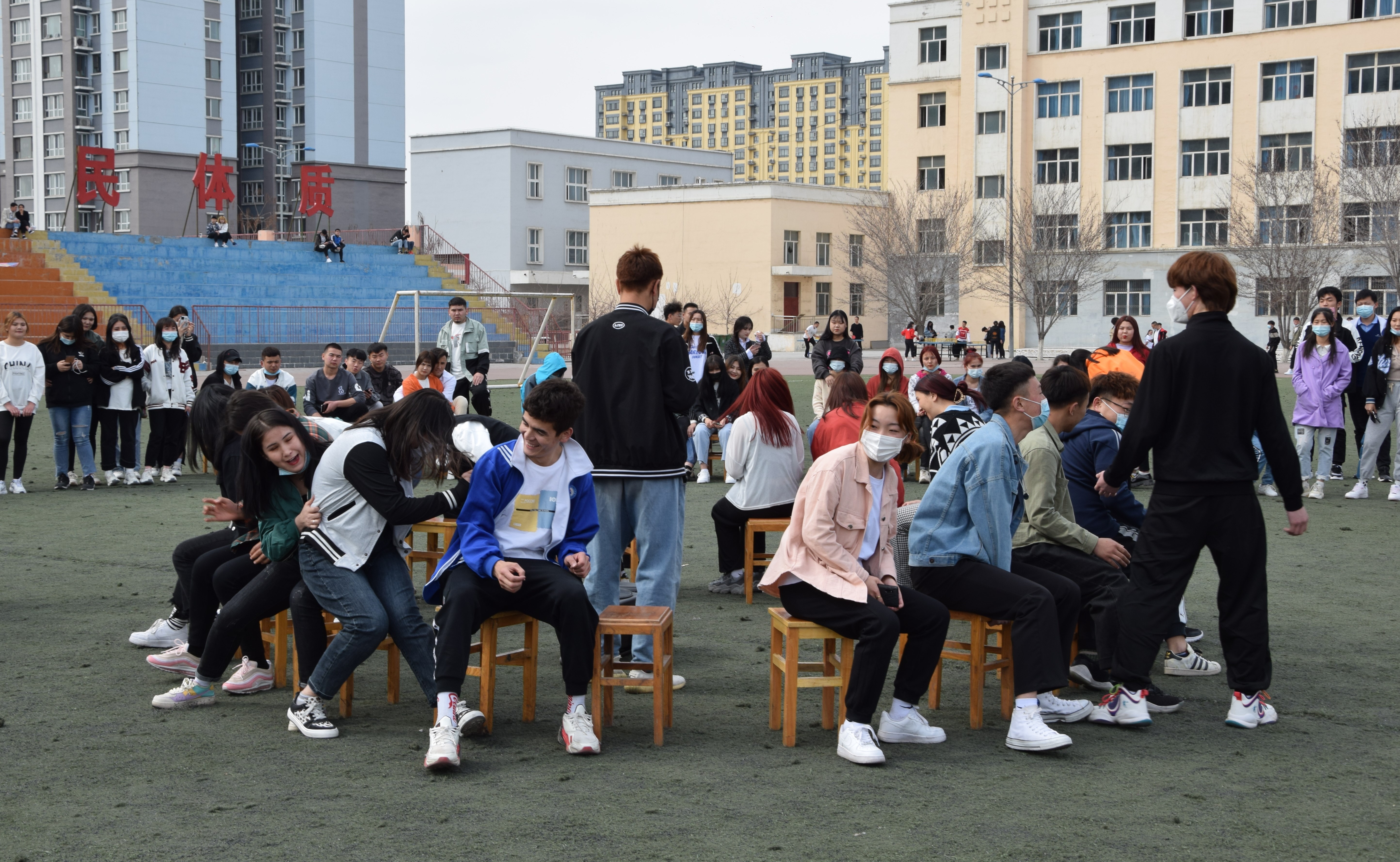 【民族团结】轻纺化工分院开展“民族团结·凝心聚力”户外素质拓展活动