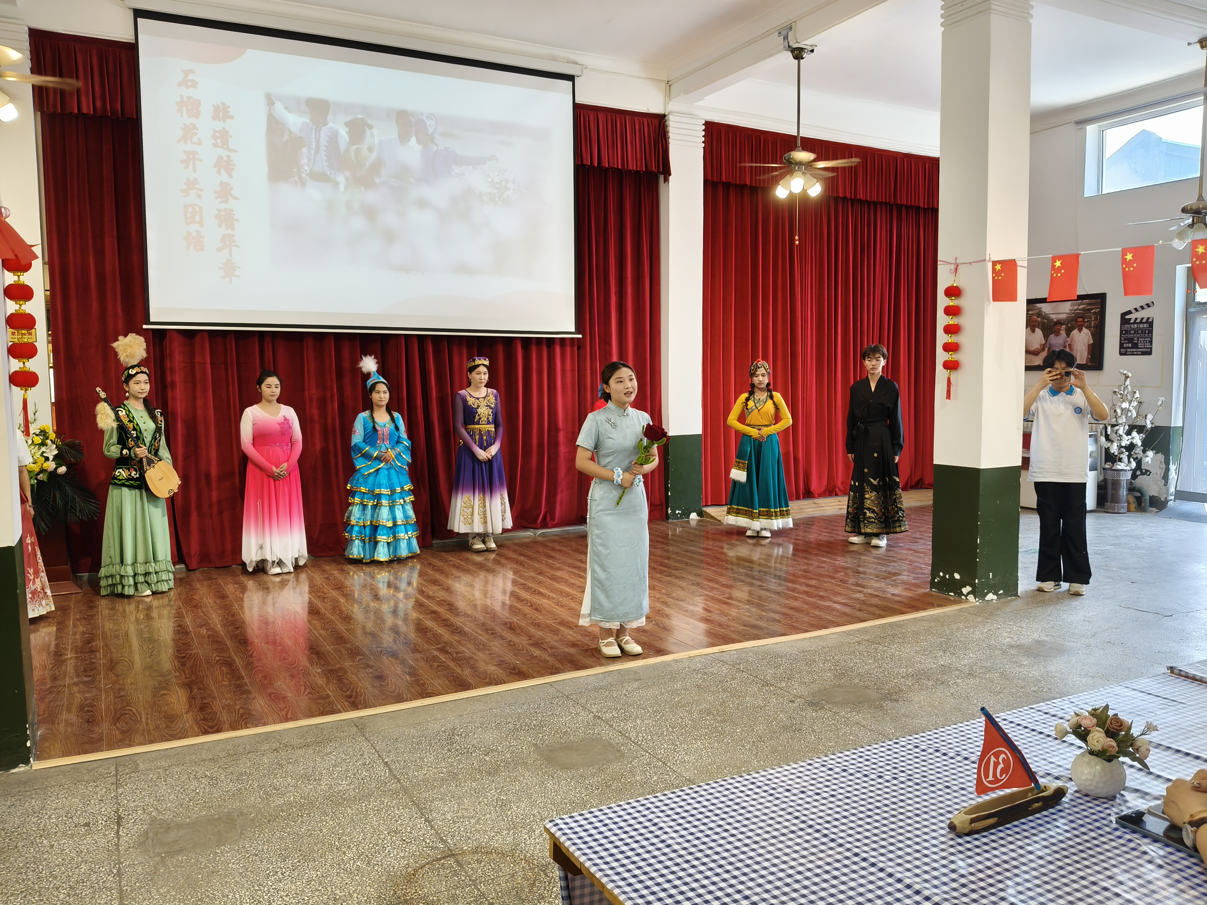 颂党恩 庆七一——食品工程学院（化工与环境工程学院）赴戈壁印象文化旅游园开展沉浸式七一党日活动