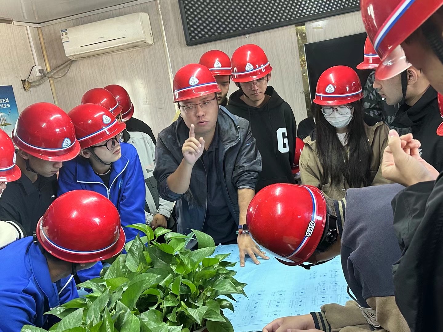 实践教学启新程 助力学生技能提升——水利建筑工程学院开展专业实践教学活动