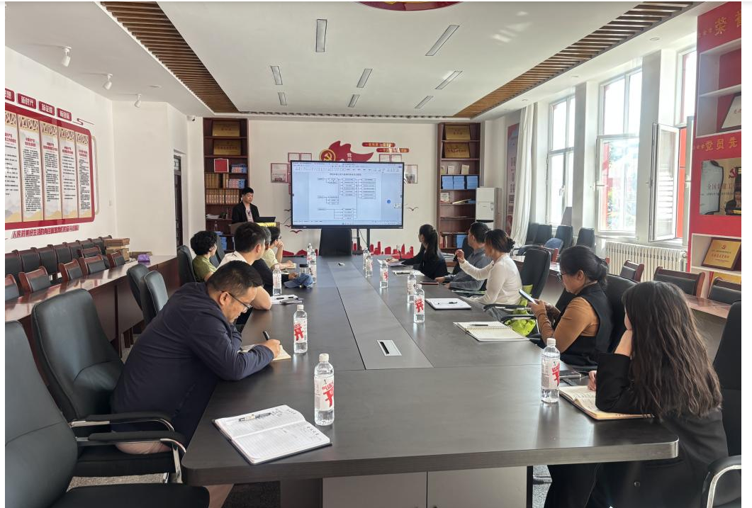 水利专家传经送宝 共话智慧水利专业建设——水利建筑工程学院召开专业建设座谈会