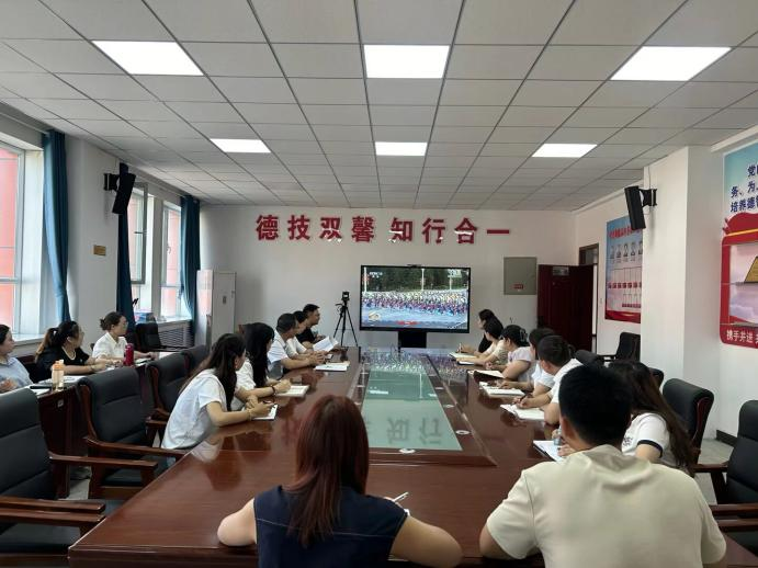 共建中华民族共同体 书写美丽西藏新篇章 --马克思主义学院全体教师观看西藏自治区成立60周年庆祝大会