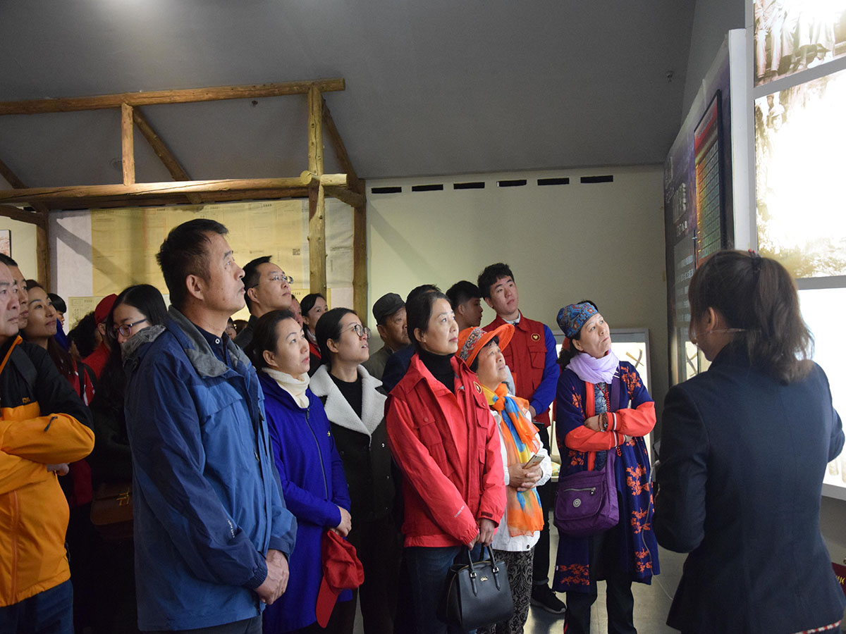 不忘初心 牢记使命 缅怀先烈 —— 记轻工、机电党总支红细胞活动