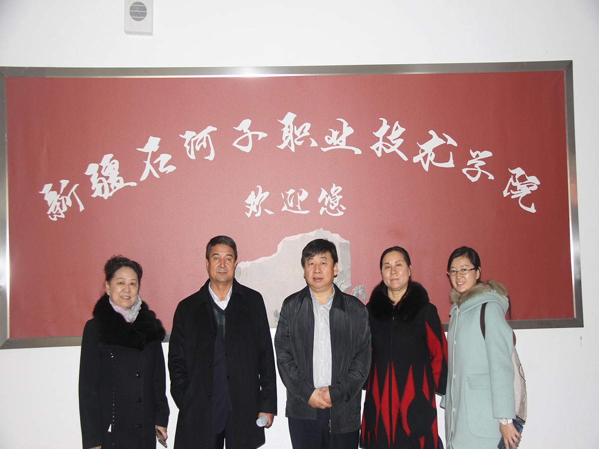 真情帮扶南疆职校  兵地融合开启新篇章      ---beat365唯一官方网站对口帮扶阿克苏职业学校纪实