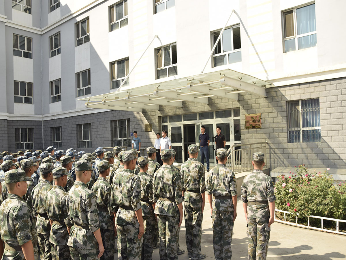 学院首批士官生赴乌鲁木齐某训练基地集训