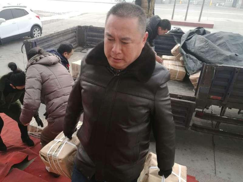 天寒地冻暖人心 撸起袖子加油干