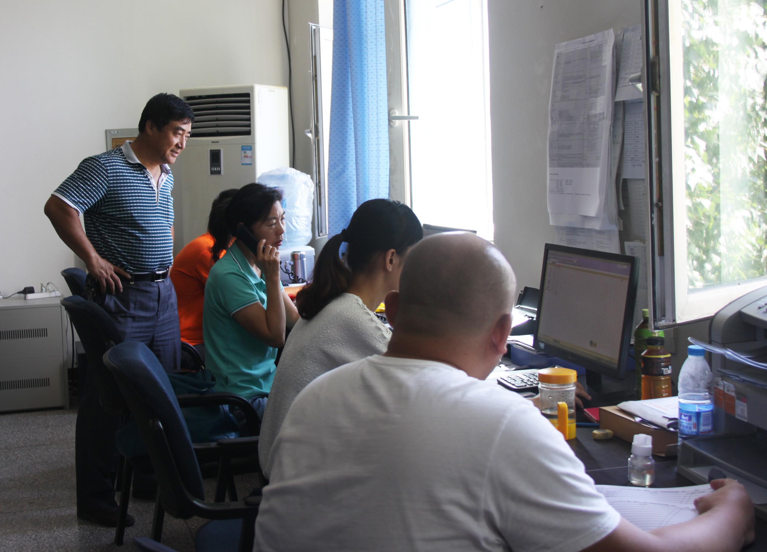 学院高职网上录取工作正在进行