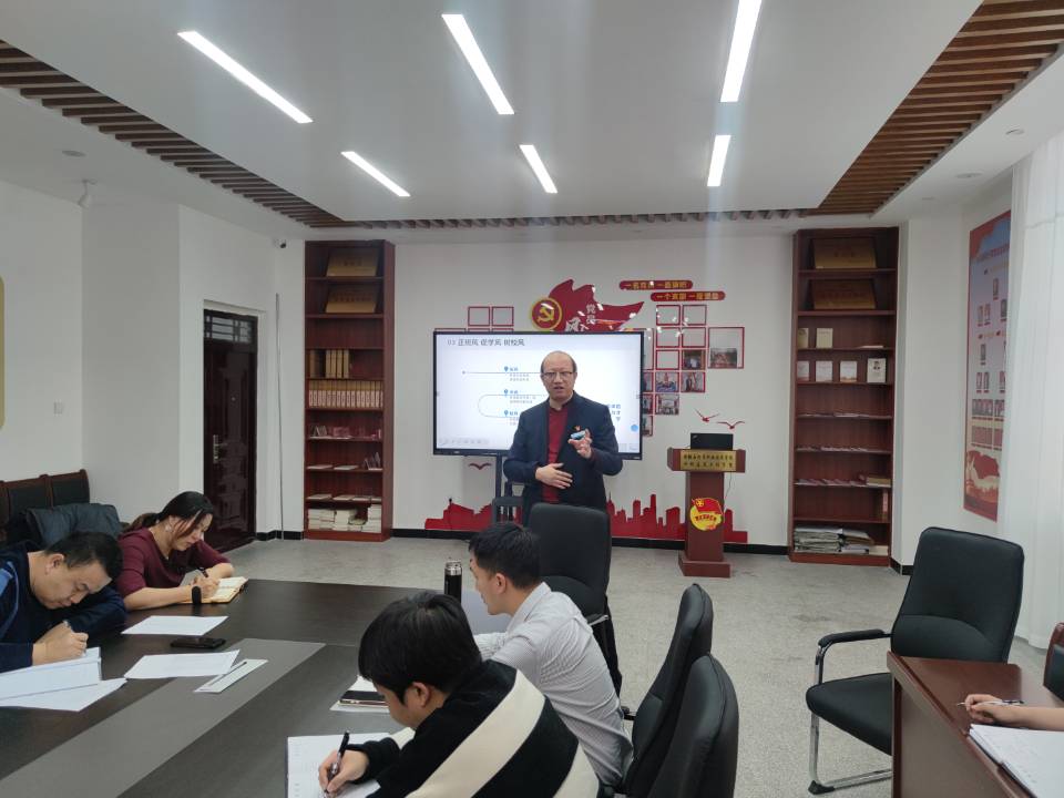 助力学院高速发展：水利建筑工程学院教师培训纪实