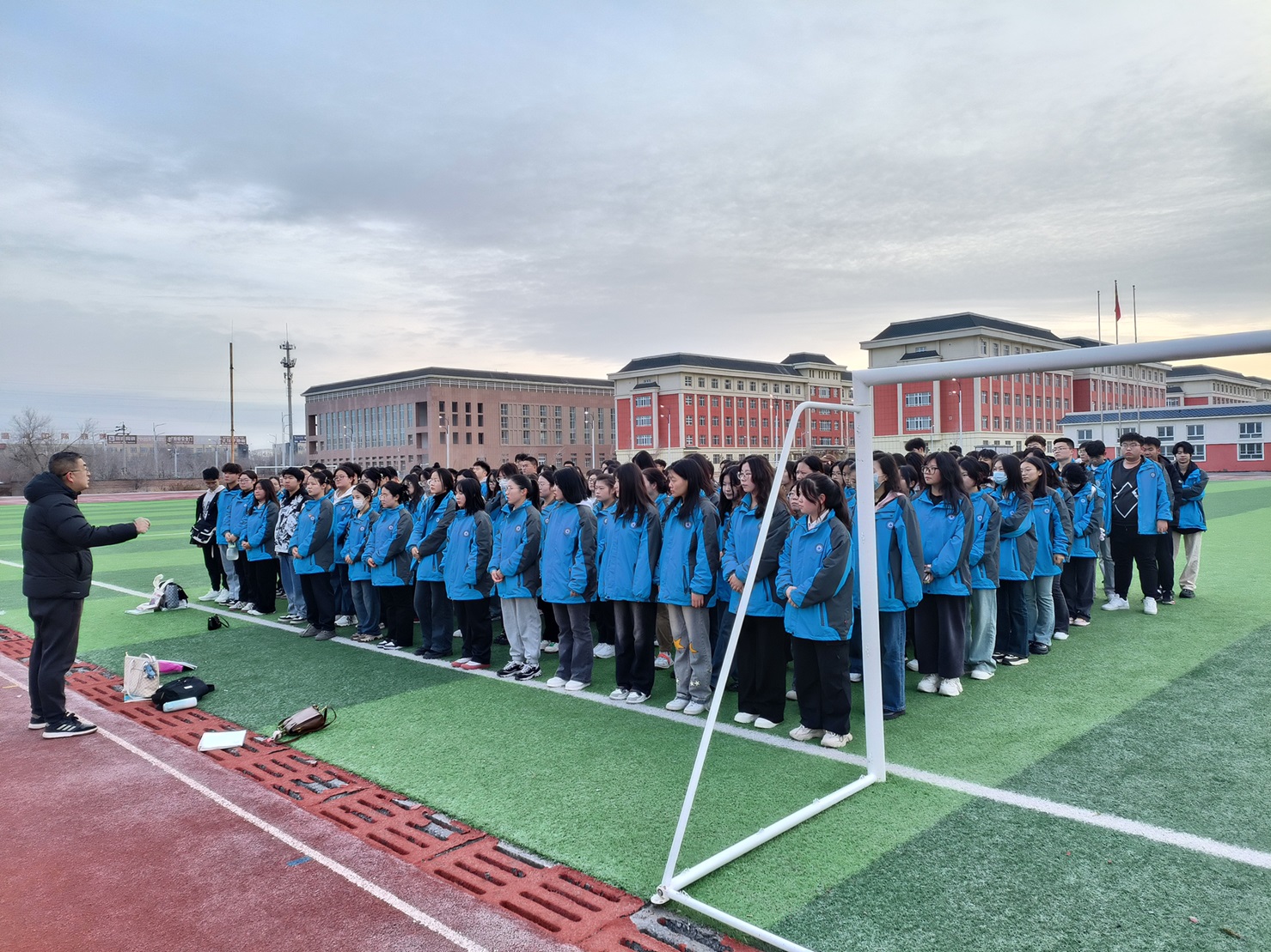 打造“新课堂” 谱写新篇章——现代服务学院开展体育课改革工作