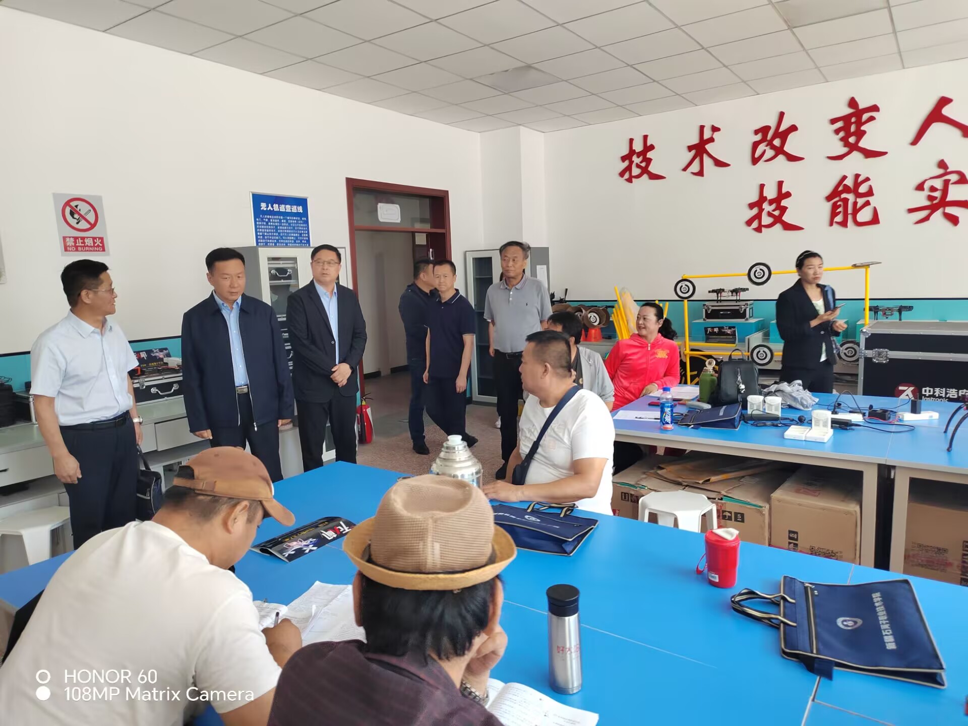 兵团残联到beat365唯一官方网站慰问在校参训的残疾学员