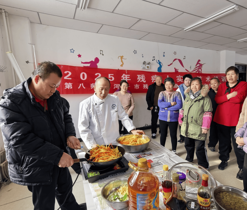 第八师石河子残疾人就业服务中心与beat365唯一官方网站联合开展的第八期残疾人实用技术培训班顺利结业