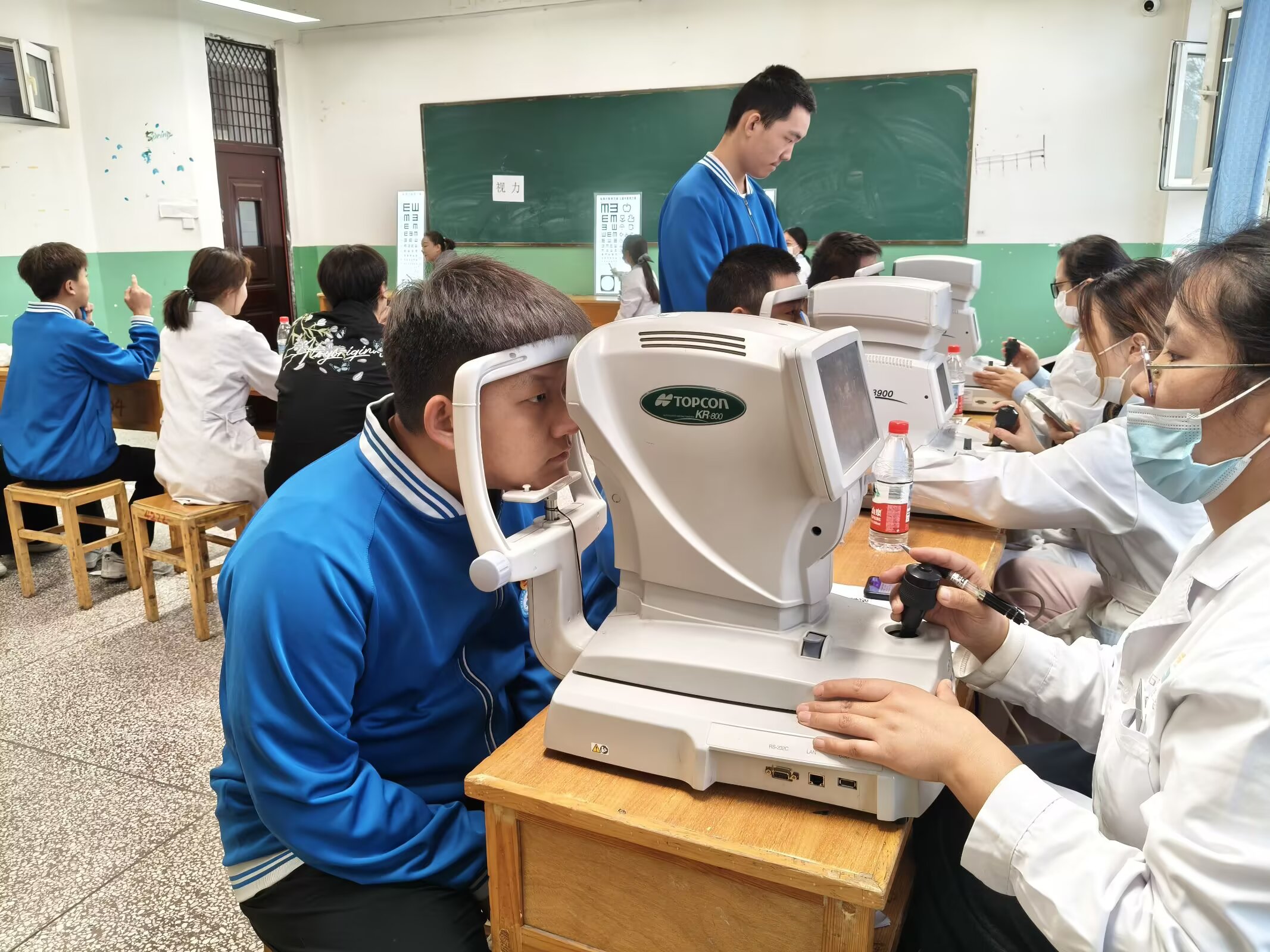 关爱学子健康 共筑成长屏障——公共基础学院组织学生开展常见病筛查活动