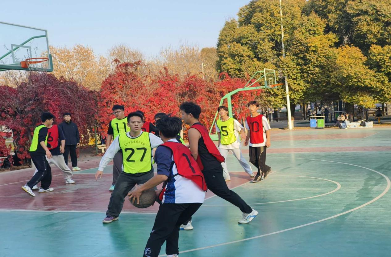 赛场跃动团结影 篮球架起同心桥——机械电气工程学院2025年“石榴杯”篮球赛圆满落幕