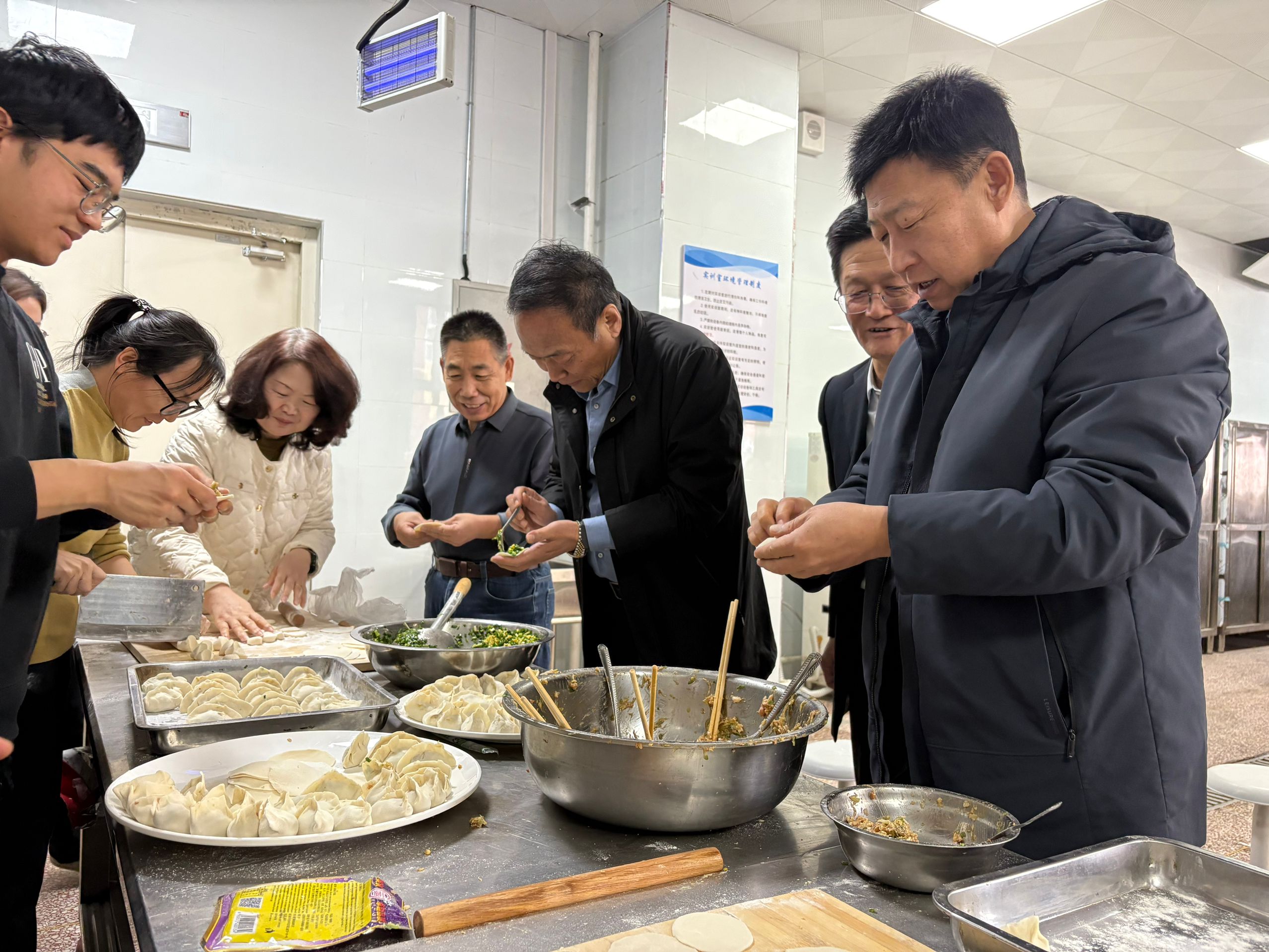 深化党建与工会工作融合——beat365唯一官方网站开展冬至主题活动