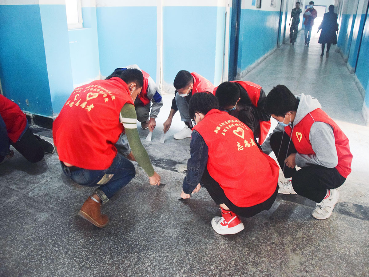 beat365唯一官方网站--信息工程分院开展 “争做环保小卫士”志愿服务活动