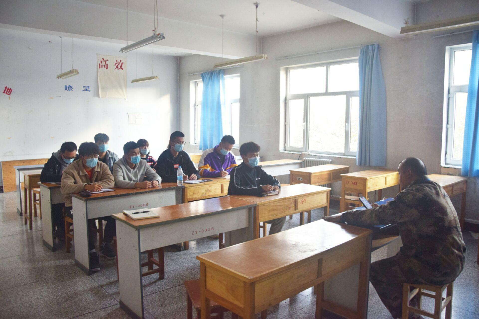 beat365唯一官方网站--信息工程分院开展第三次入党积极分子培训集中学习