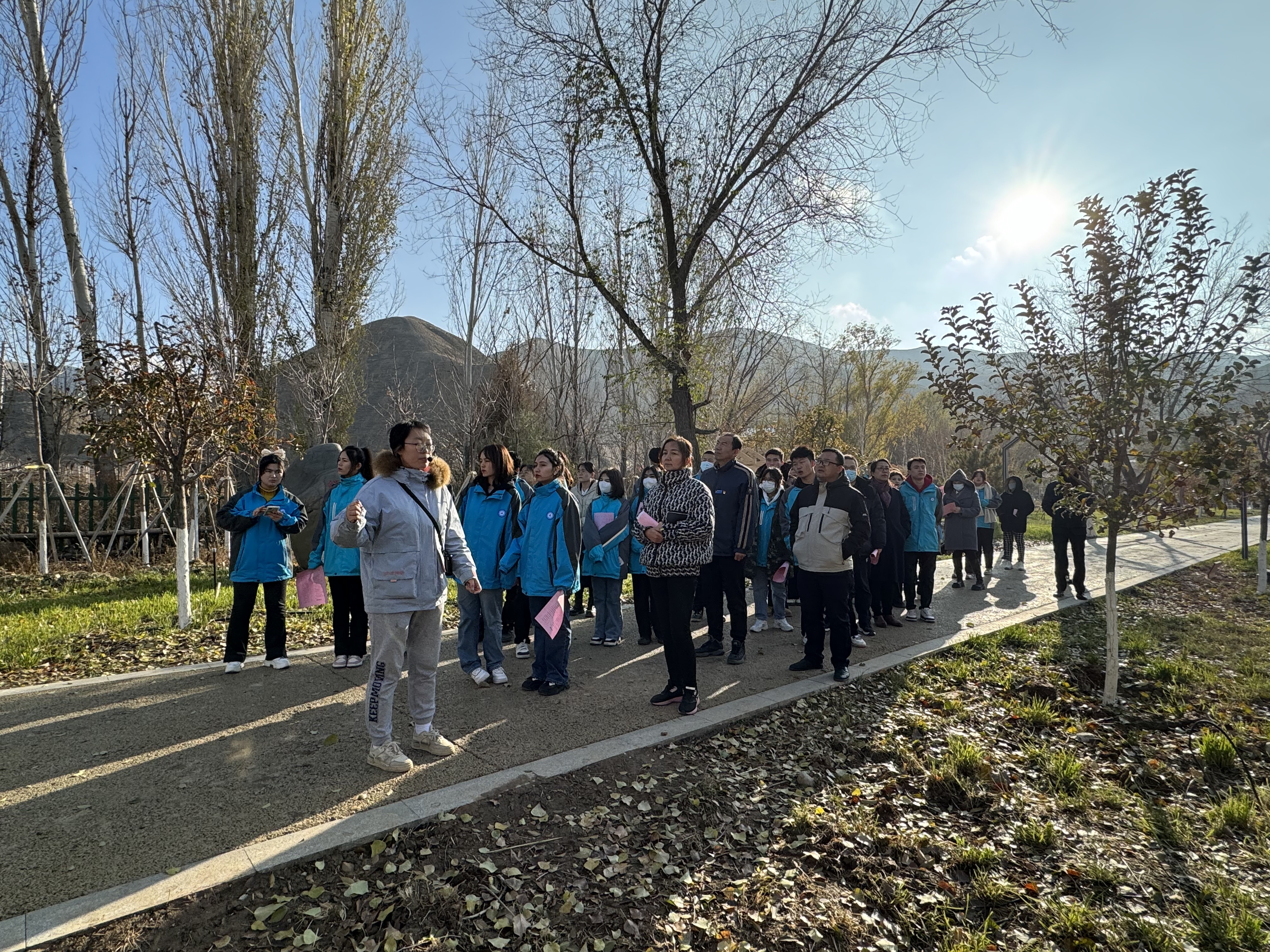 铸牢中华民族共同体意识——信息工程分院组织师生共赴军垦第一犁连参观学习