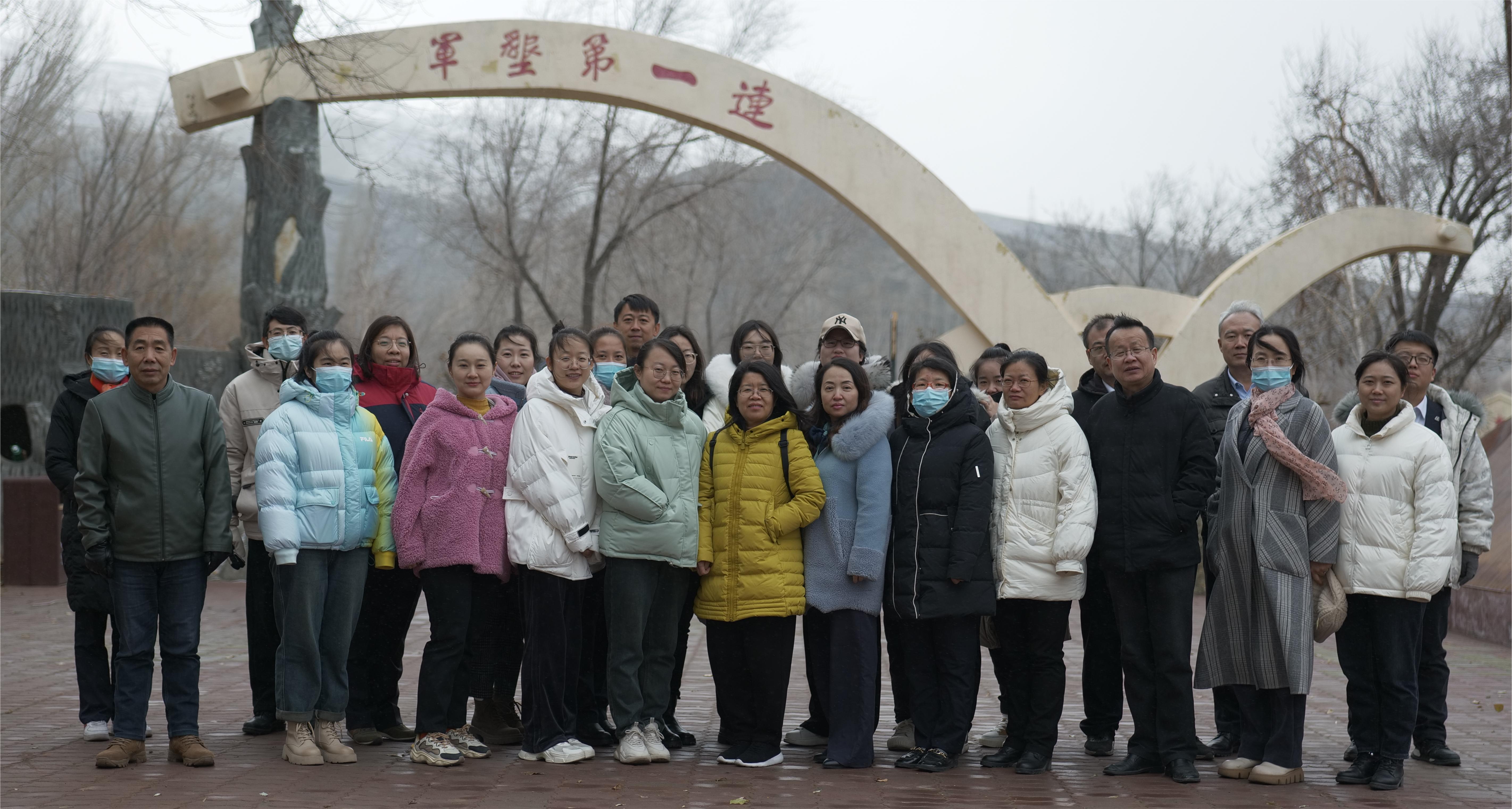铸牢中华民族共同体意识——数字商贸学院组织学生参观军垦第一连