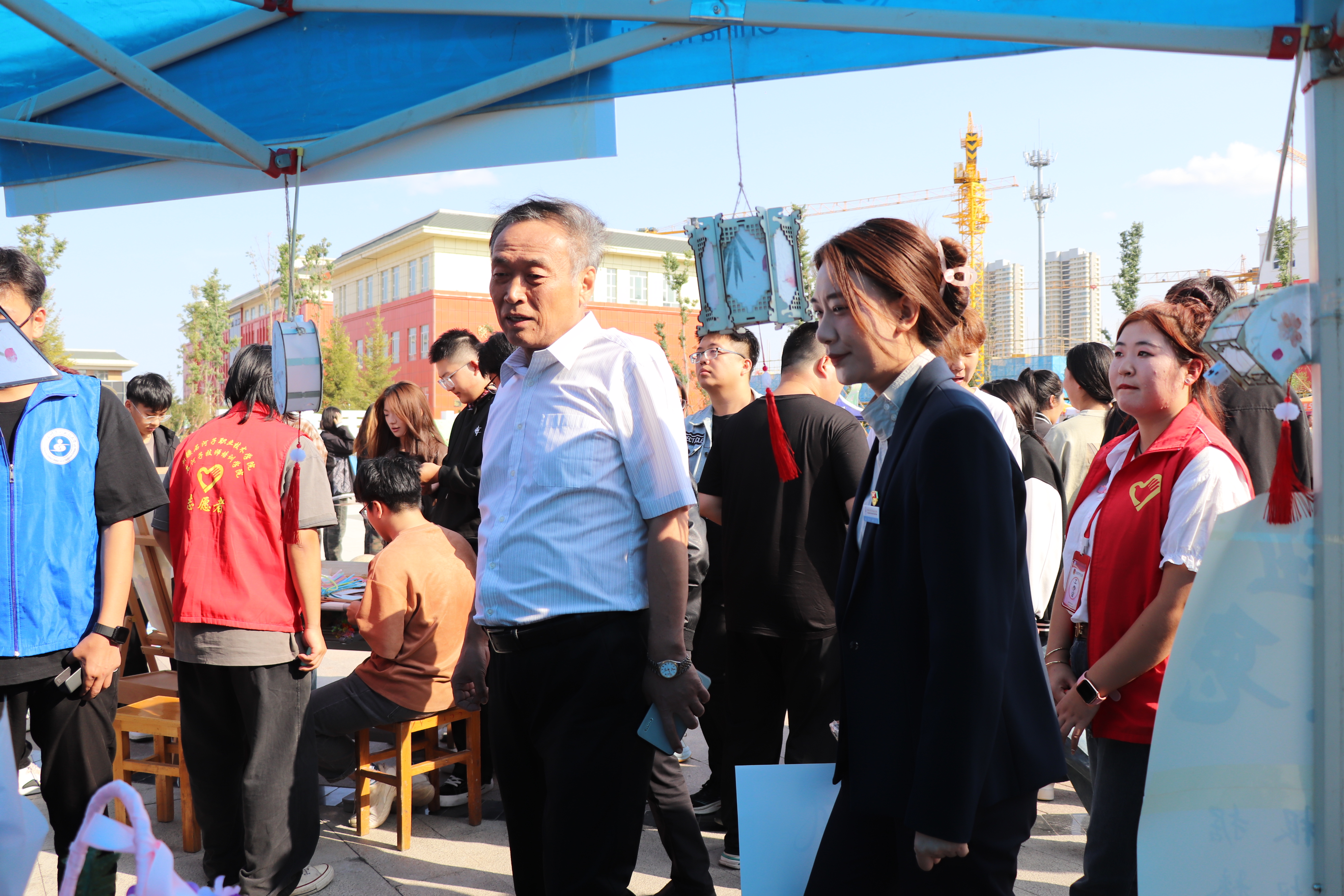 beat365唯一官方网站开展“弘扬中华传统文化 厚植家国民族情”第十六届社团文化节暨中秋游园会活动