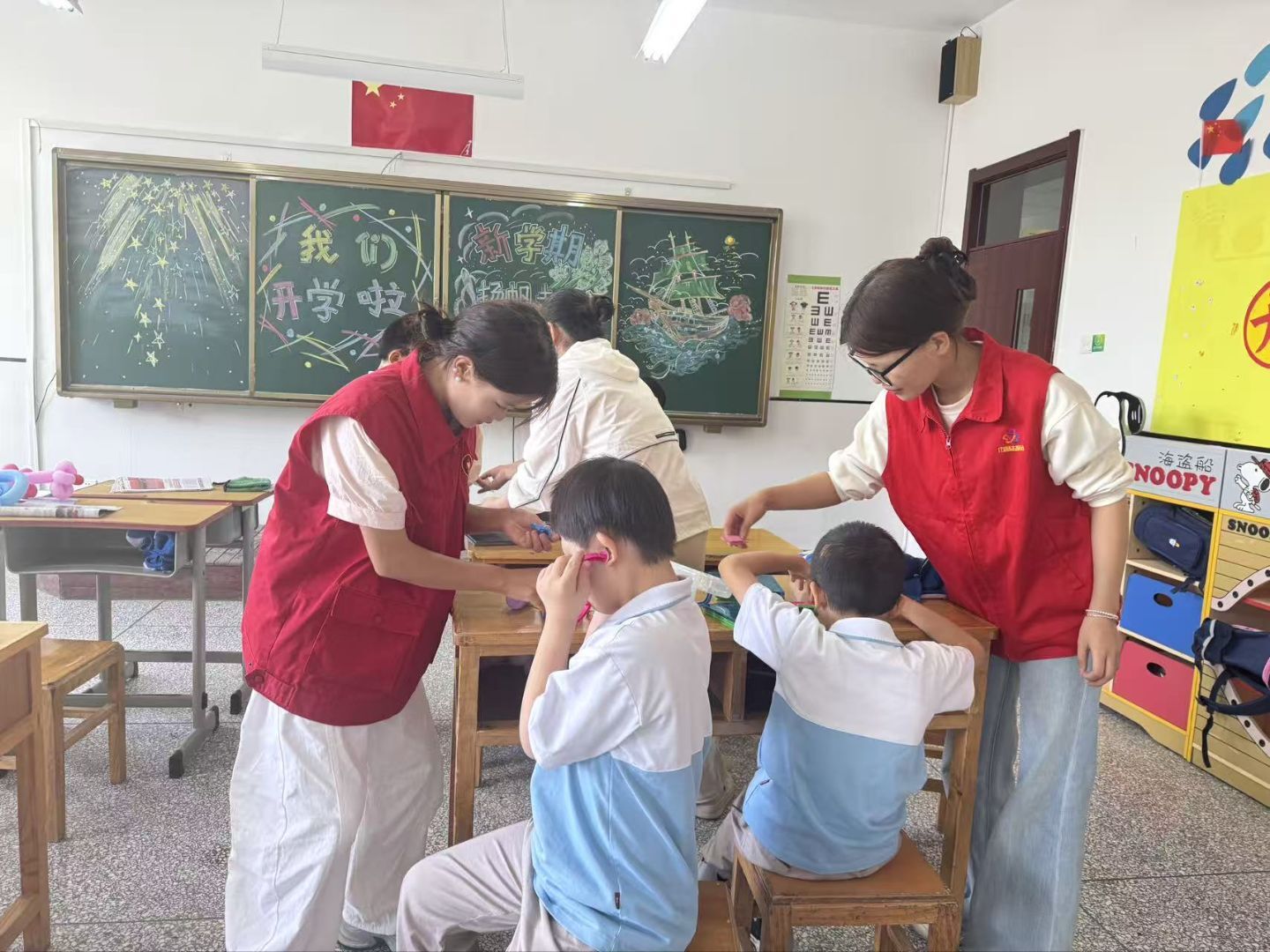 9月开学季暖心事!beat365唯一官方网站志愿者走进特殊教育学校 用服务护航成长