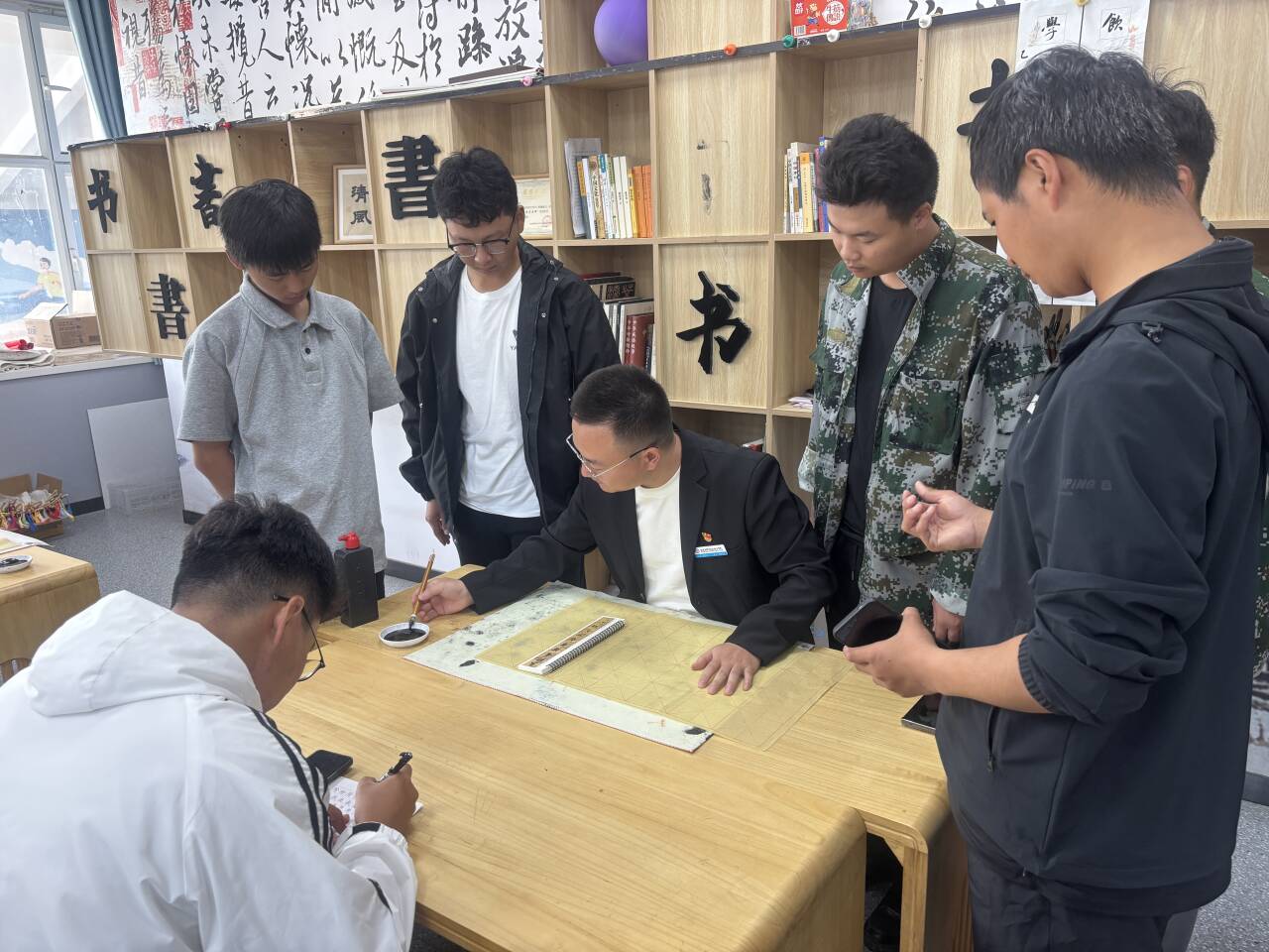 情满中秋·礼赞国庆——beat365唯一官方网站开展双节系列学生活动