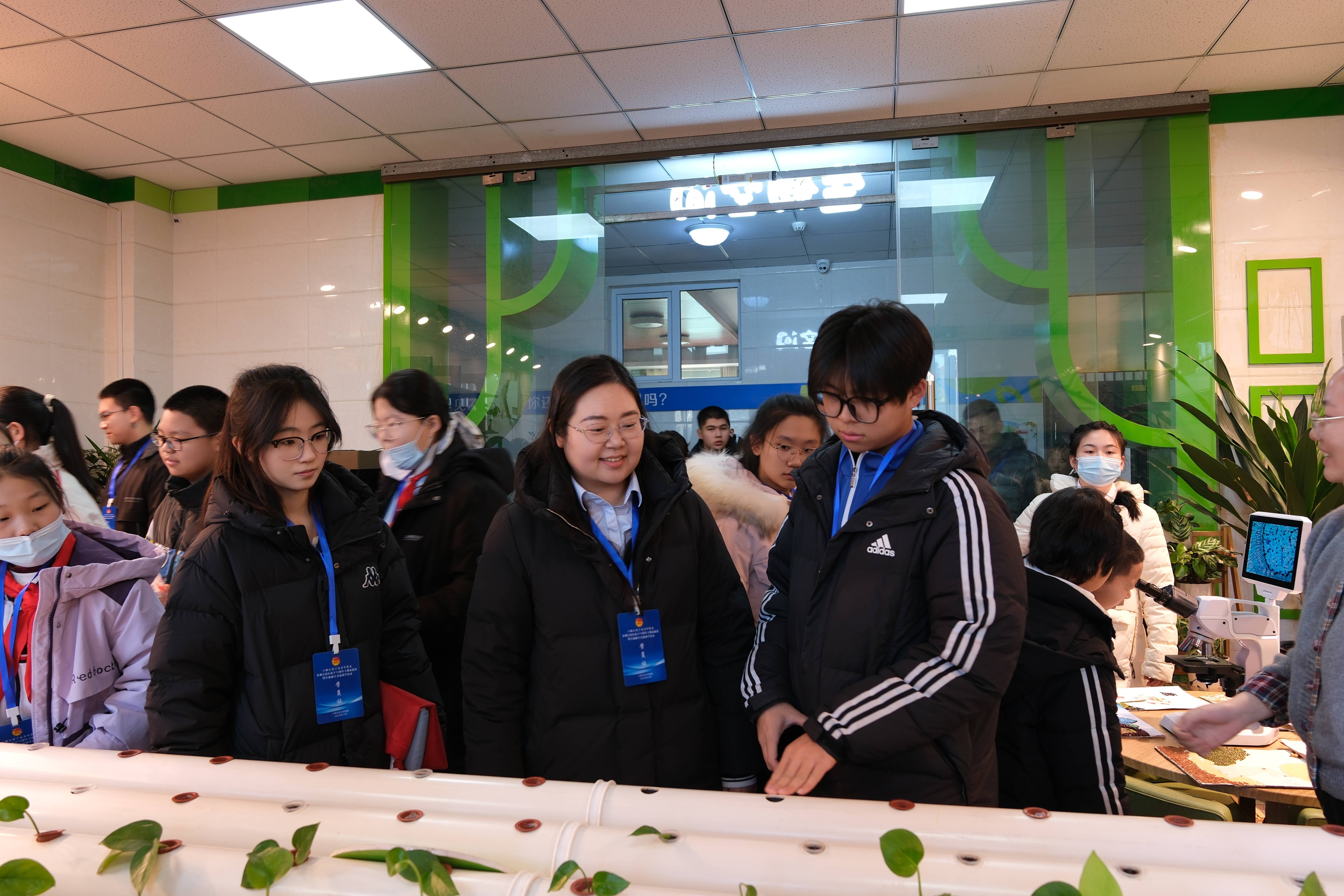 共绘兵地融合新画卷——beat365唯一官方网站师生代表赴乌鲁木齐开展主题研学活动