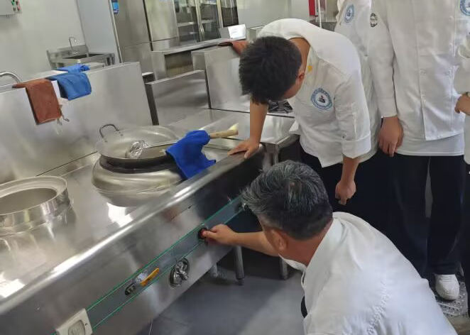 筑牢安全防线 护航技能成长——公共基础学院烹饪专业开展实训安全专题培训